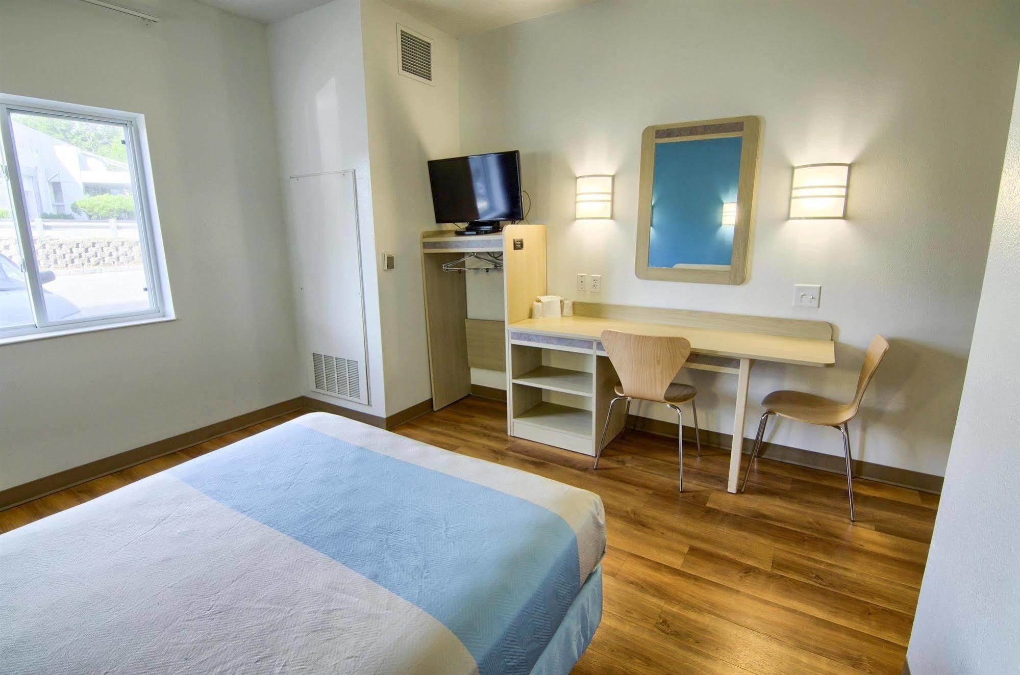 Motel 6-Portsmouth, Nh Екстер'єр фото